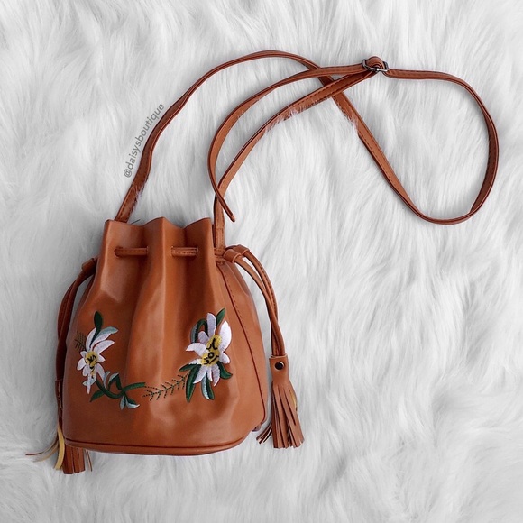 brown floral embroidered crossbody bucket bag - Picture 4 of 7